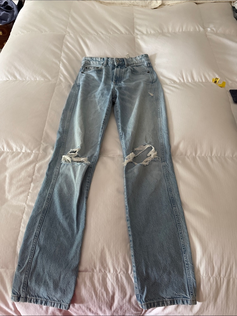 Zara Light Blue Distressed Women's Straight Jeans